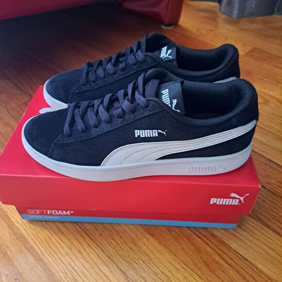 PUMA Smash V2 SD 365176-01 Kids Sneakers Size 5.5C Black Suede Shoes EUC - Picture 2 of 9